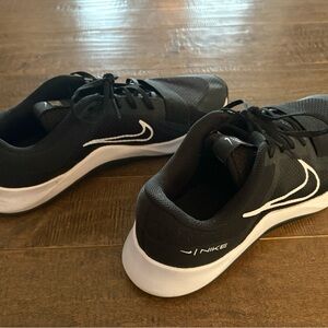 Nike Men’s Black and White Running Sneakers